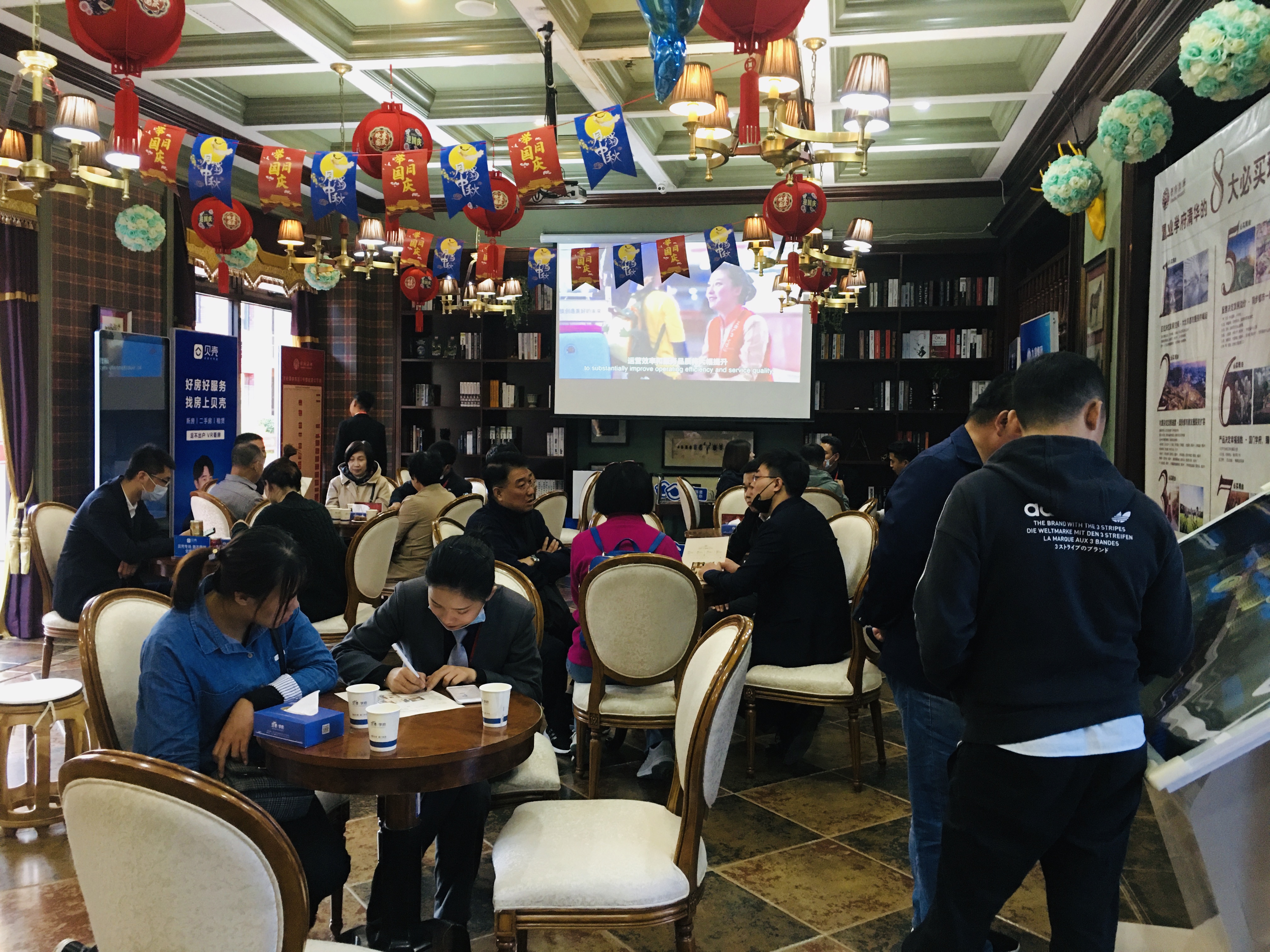 1605159854124569.jpg 学府清华座无虚席.JPG